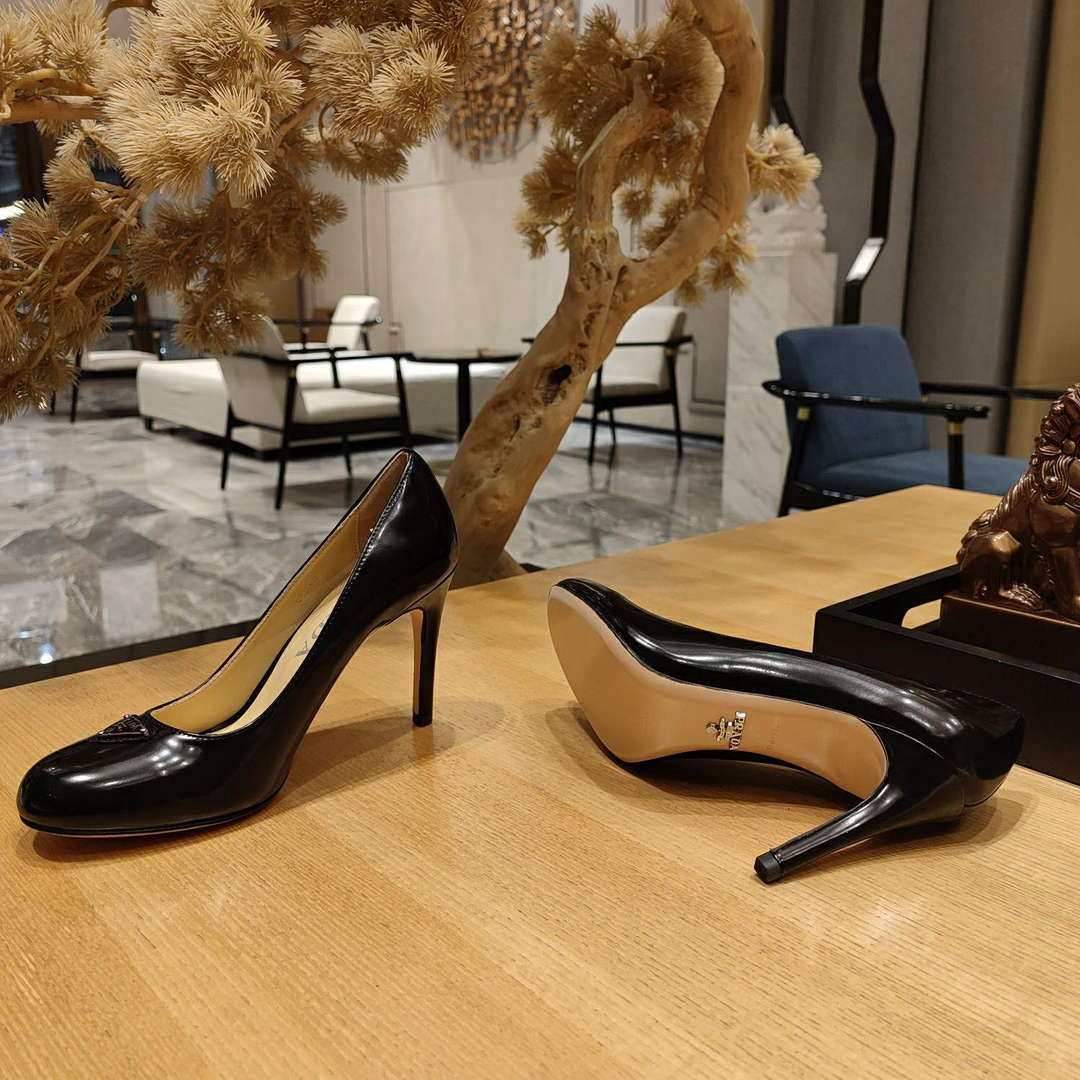 Prada 1D263N Patent Leather Pumps 95 mm Heel P67331