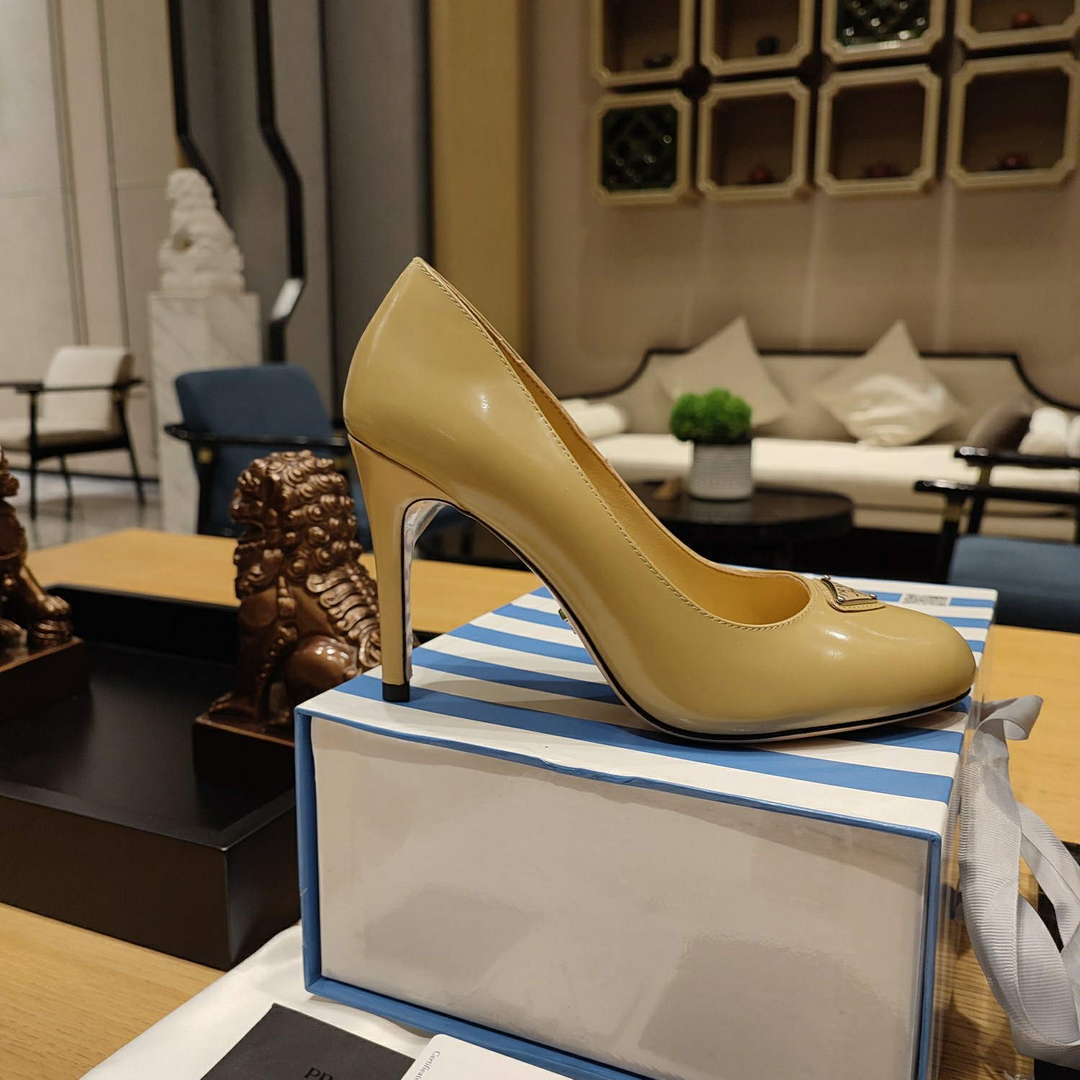 Prada 1D263N Patent Leather Pumps 95 mm Heel P67333