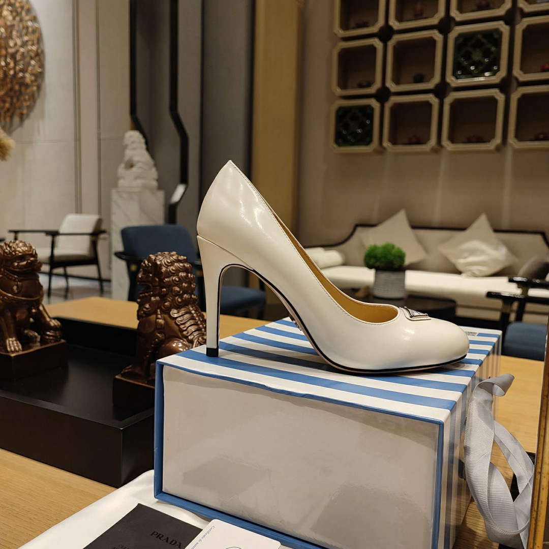 Prada 1D263N Patent Leather Pumps 95 mm Heel P67335