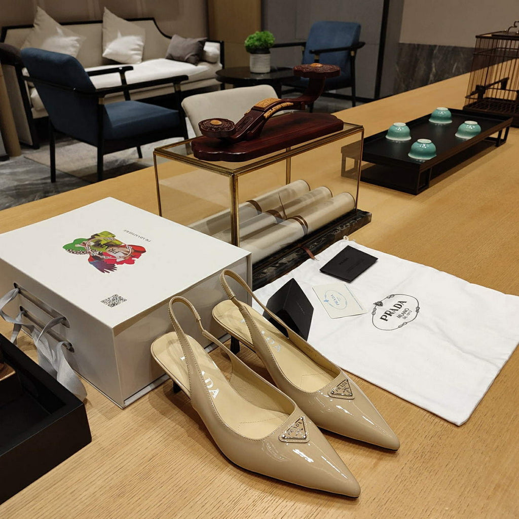 Prada 1I153N Patent-leather slingback pumps P78570