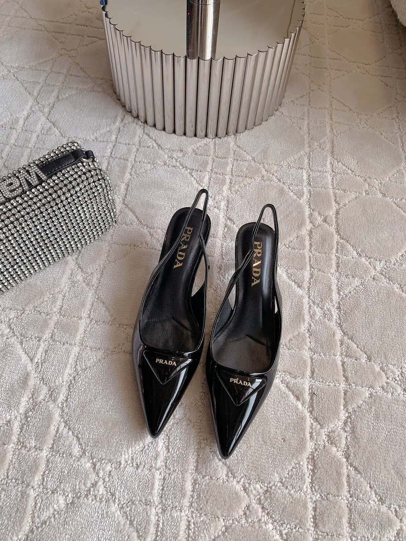 Prada 1I901M Women's Patent leather slingback pumps P10004