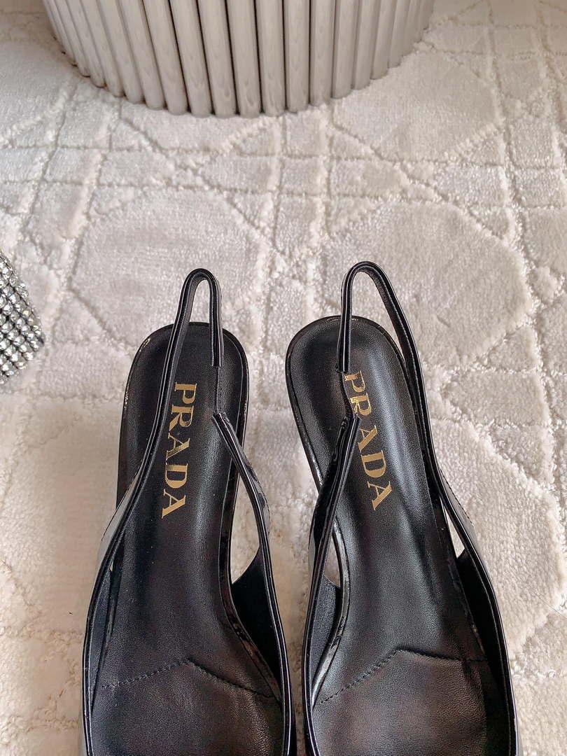 Prada 1I901M Women's Patent leather slingback pumps P10004