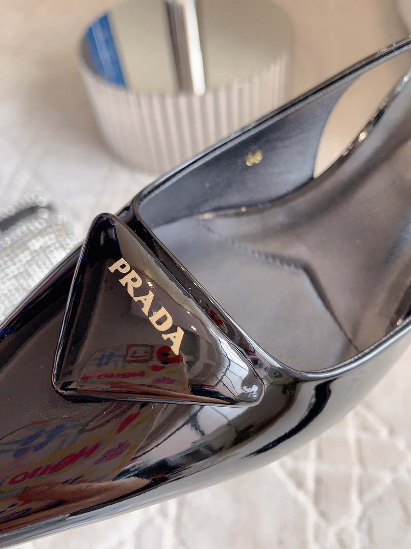 Prada 1I901M Women's Patent leather slingback pumps P10004