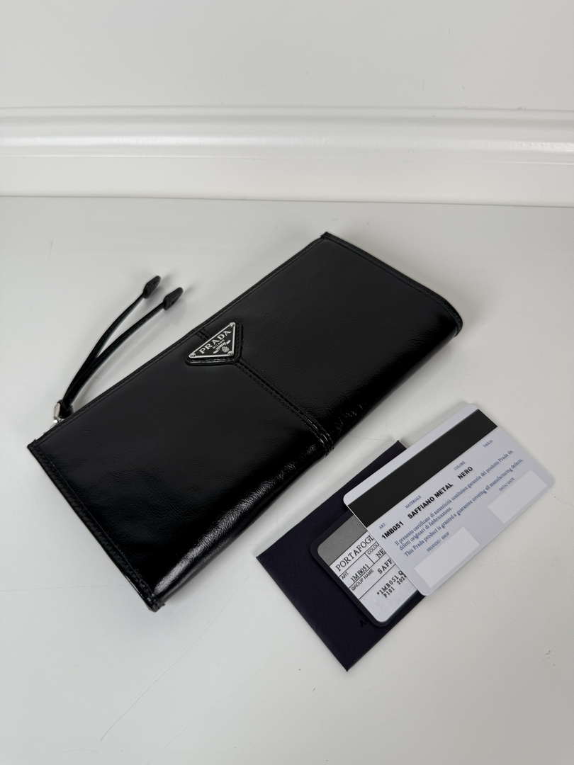 Prada 1MB051 Leather pouch Black