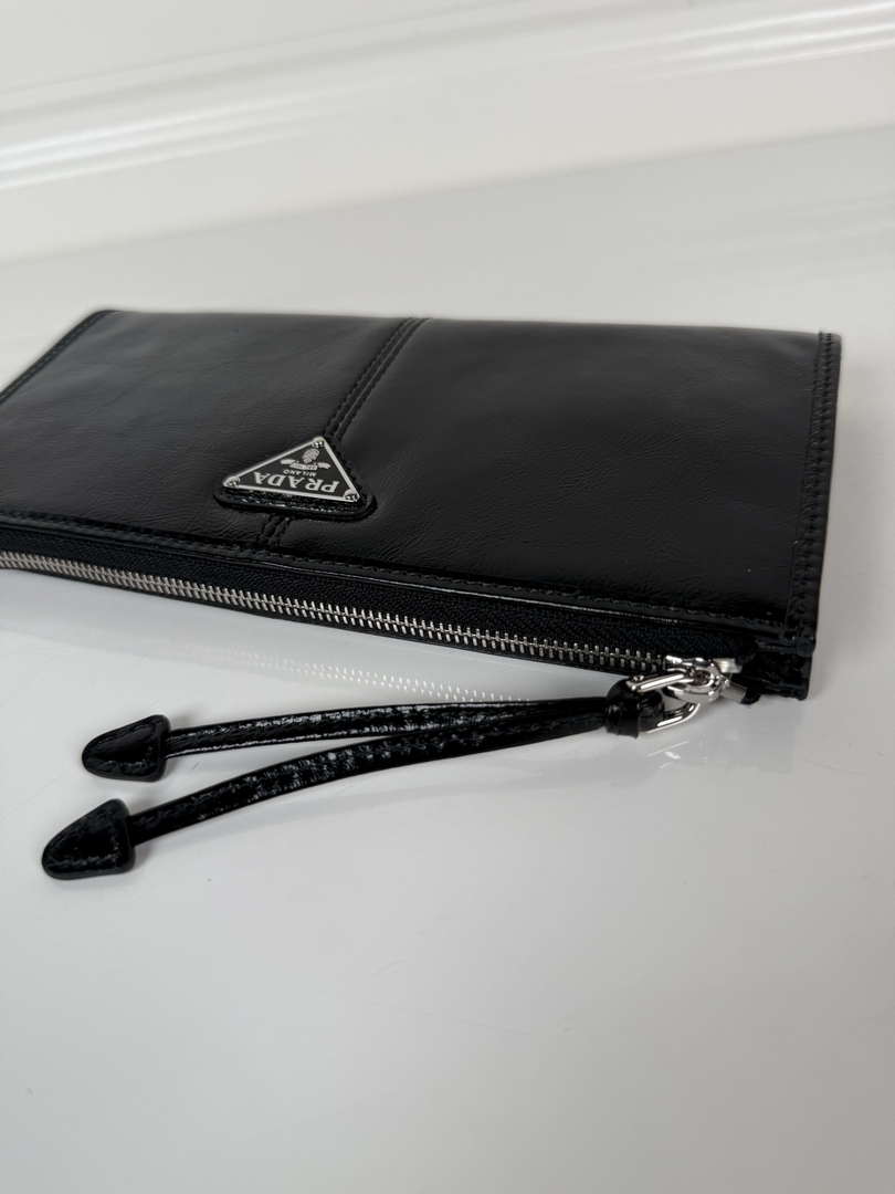 Prada 1MB051 Leather pouch Black