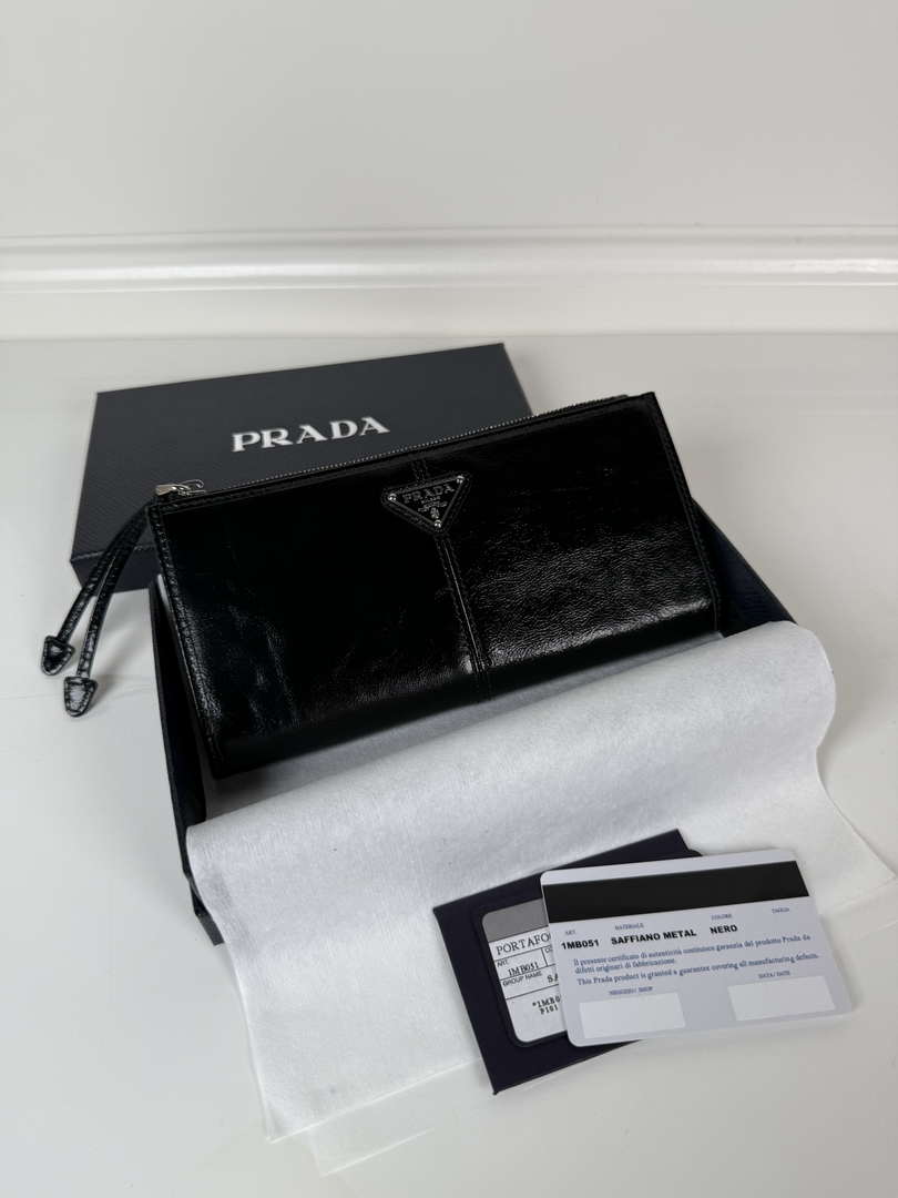Prada 1MB051 Leather pouch Black
