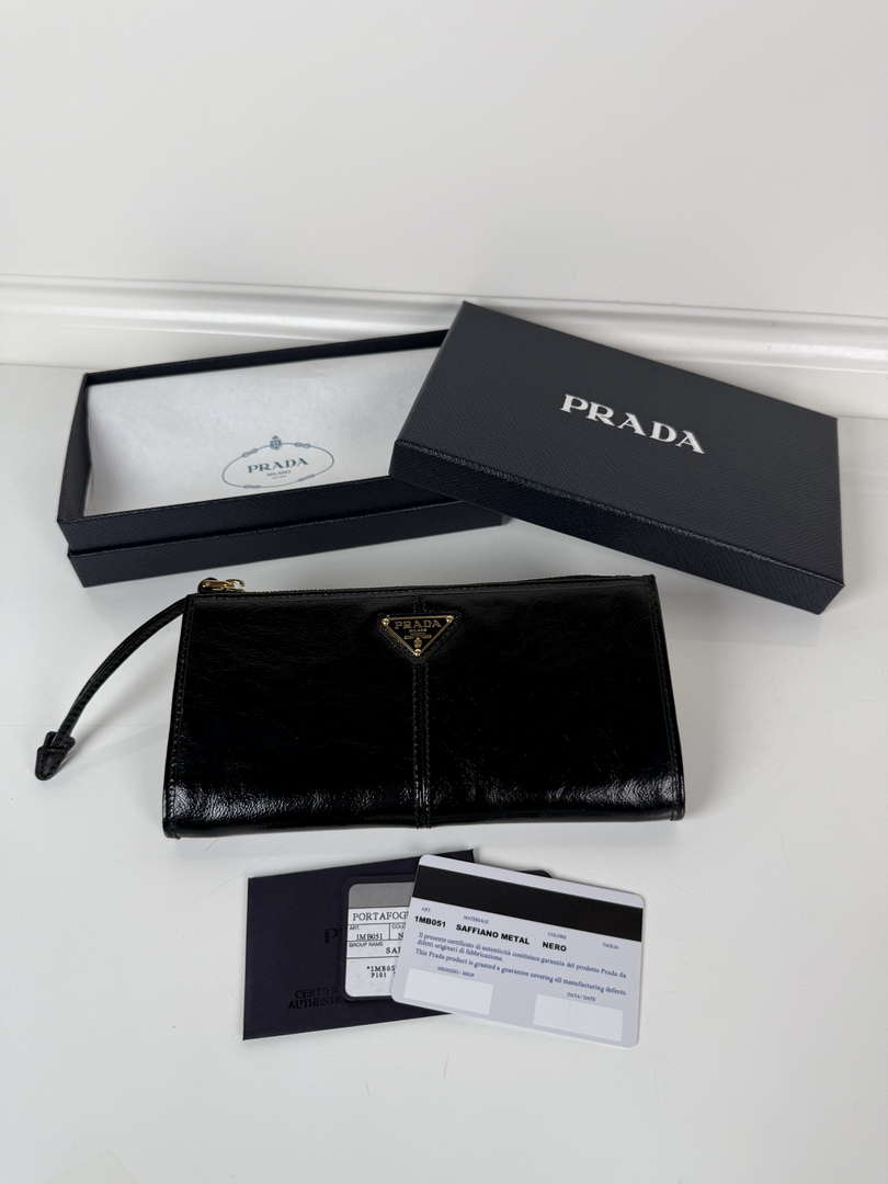 Prada 1MB051 Leather pouch Black