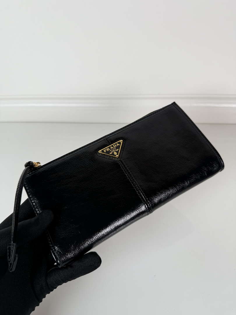 Prada 1MB051 Leather pouch Black