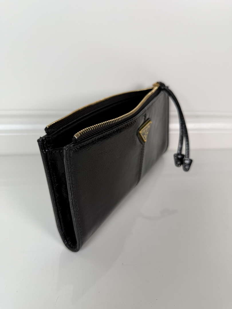 Prada 1MB051 Leather pouch Black