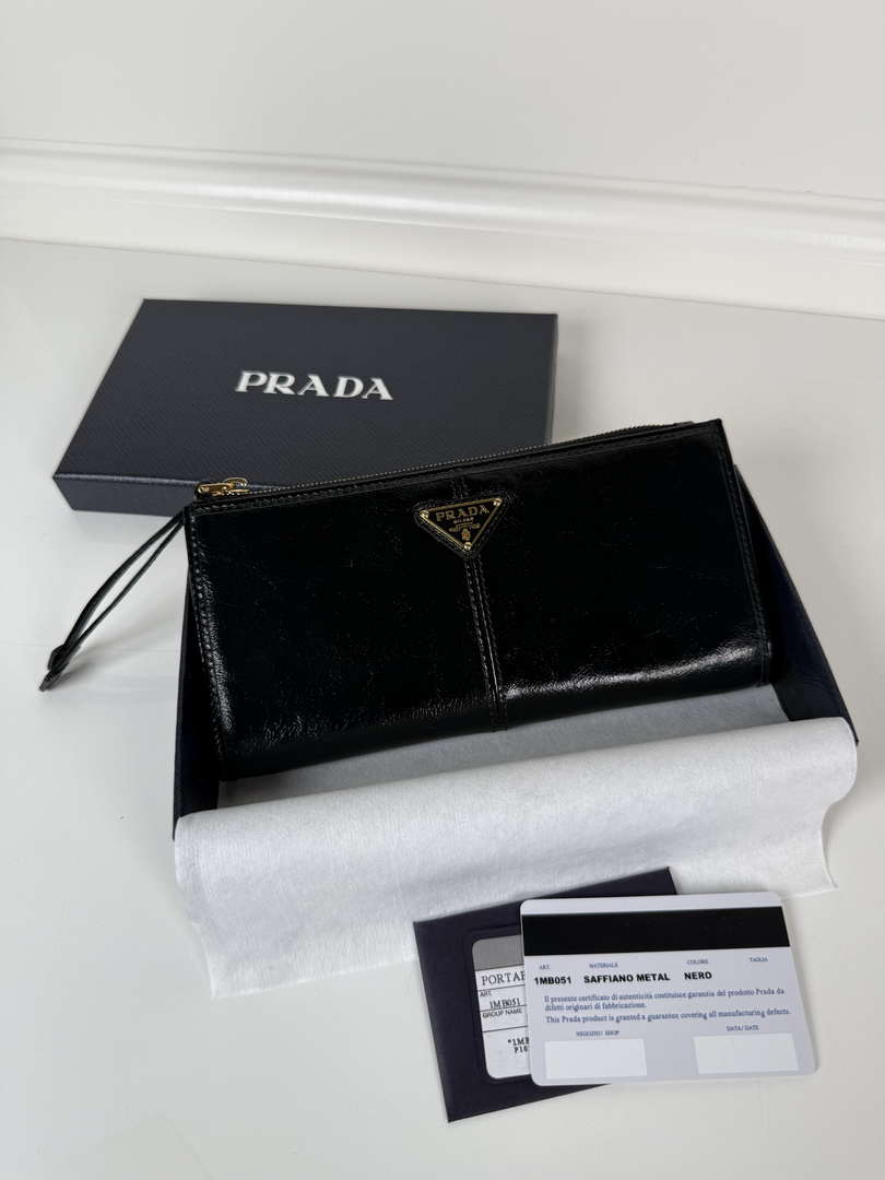 Prada 1MB051 Leather pouch Black