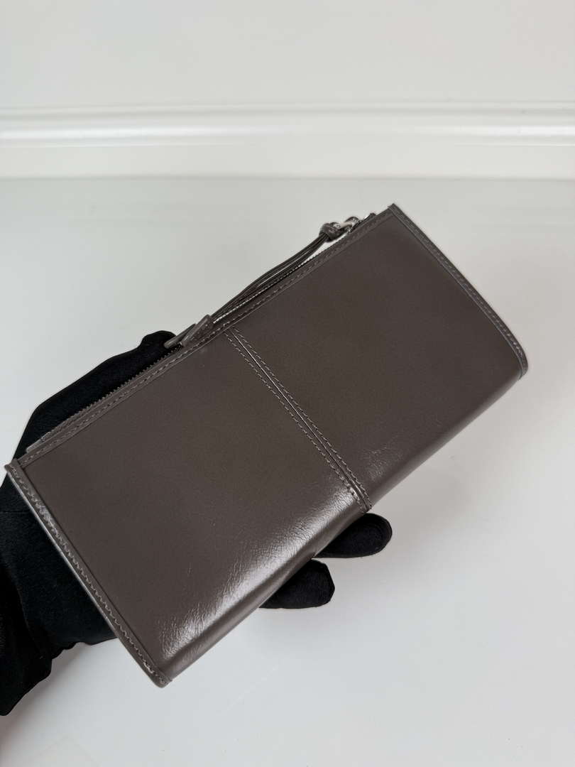 Prada 1MB051 Leather pouch Gray