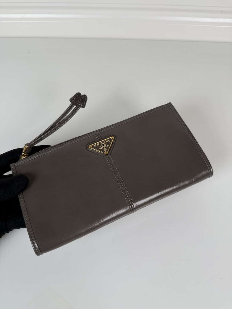 Prada 1MB051 Leather pouch Gray