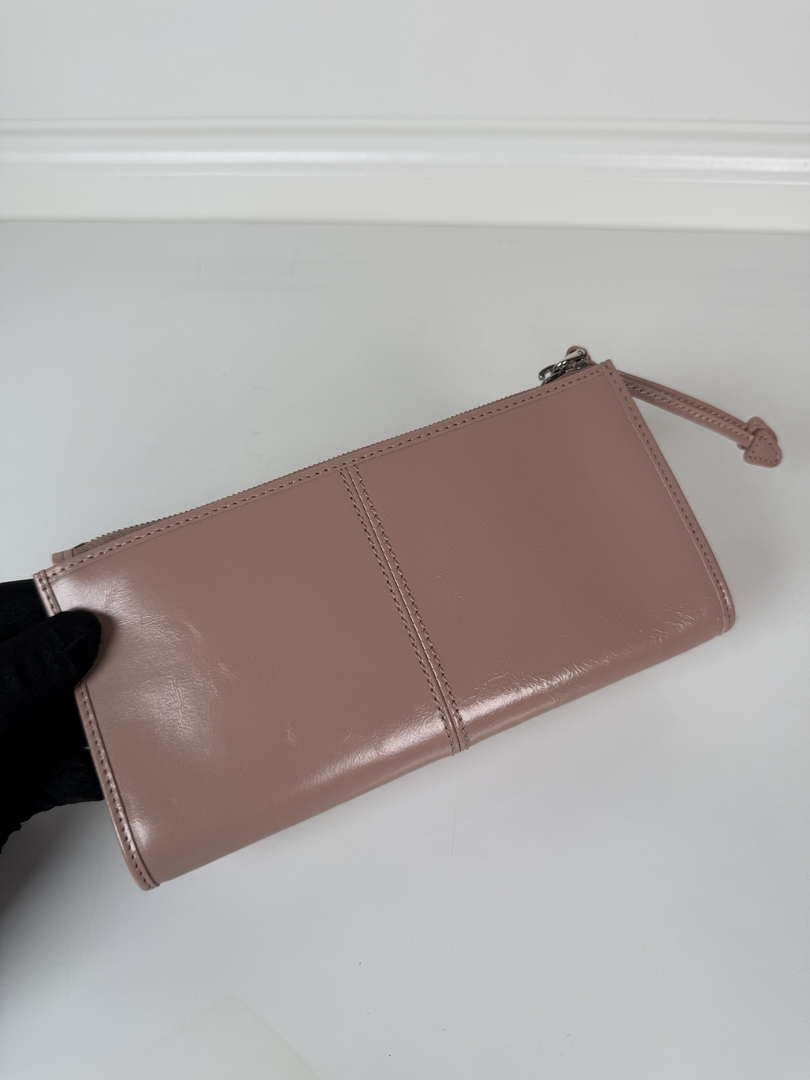 Prada 1MB051 Leather pouch Ligth Pink