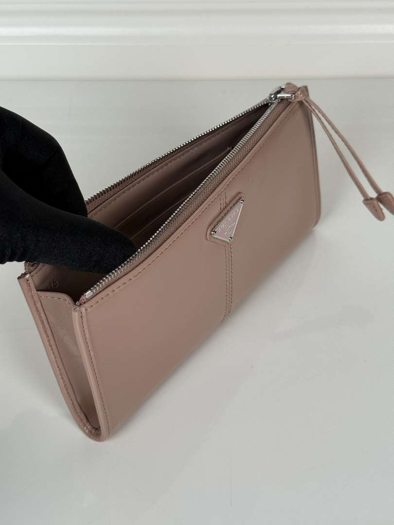 Prada 1MB051 Leather pouch Ligth Pink