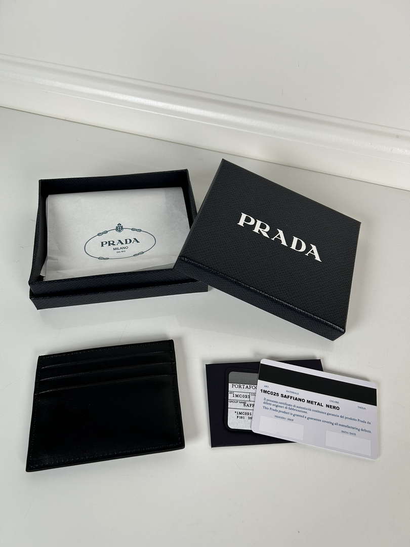 Prada Black Leather card holder 1MC025