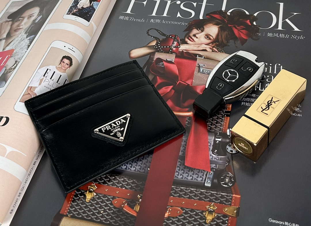 Prada Black Leather card holder 1MC025
