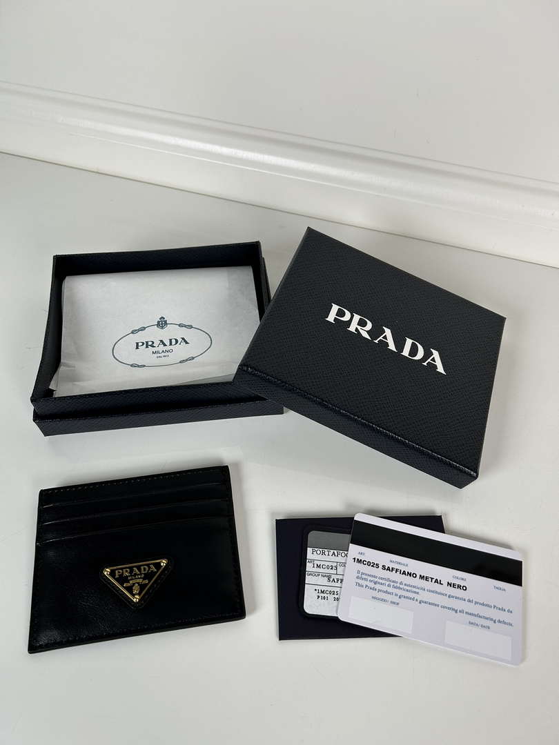 Prada Black Leather card holder 1MC025