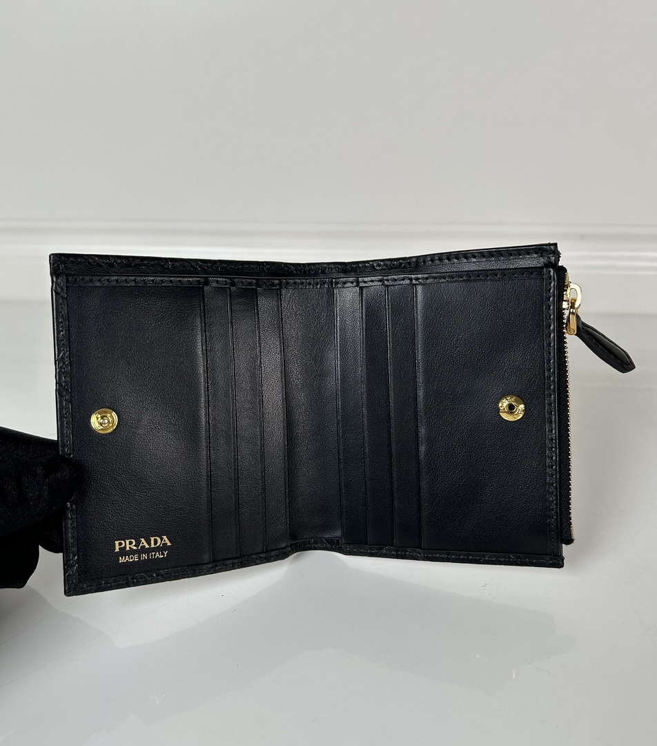 Prada Small leather wallet 1ML050 Black