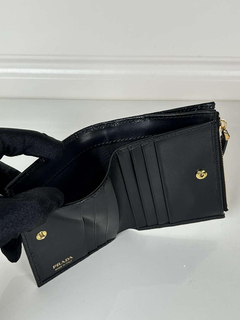 Prada Small leather wallet 1ML050 Black