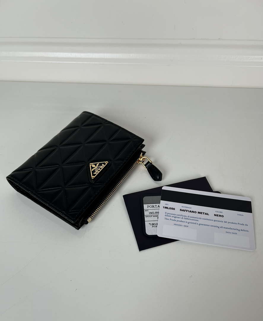 Prada Small leather wallet 1ML050 Black
