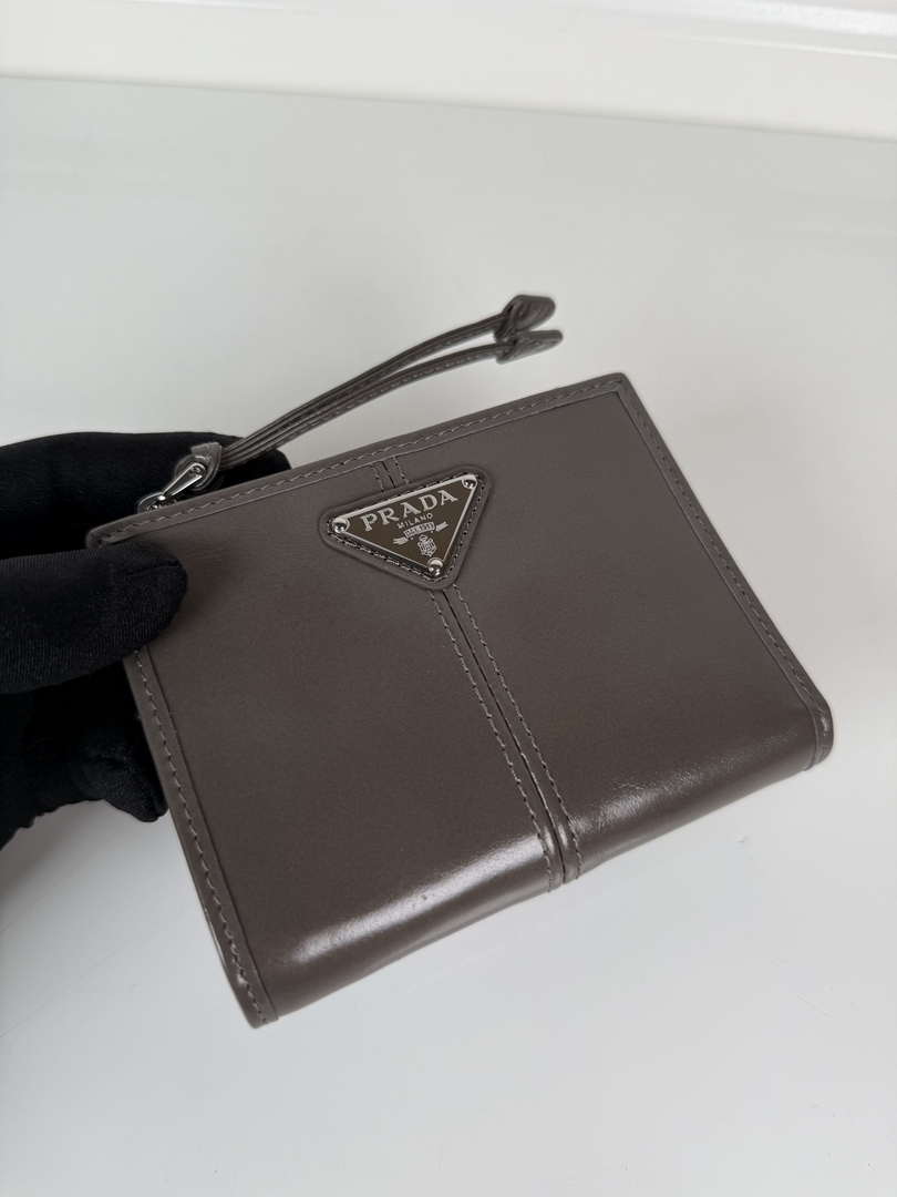 Prada 1ML050 Small leather wallet Gray