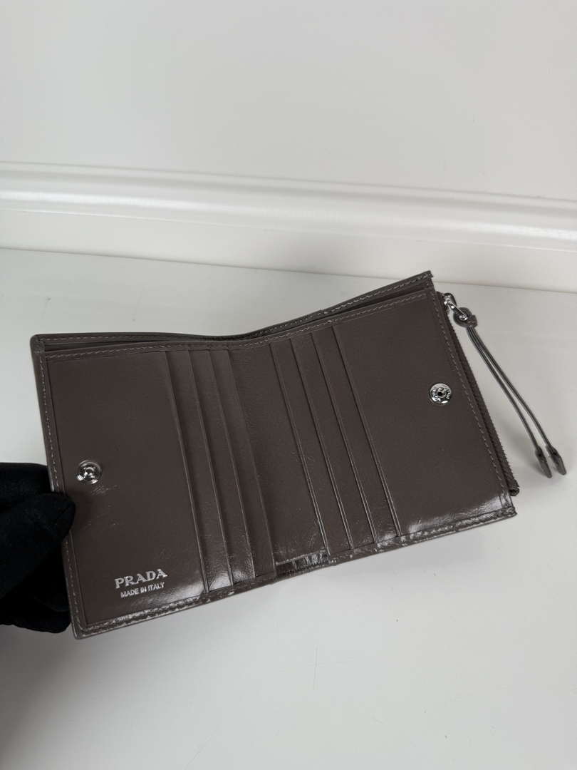 Prada 1ML050 Small leather wallet Gray