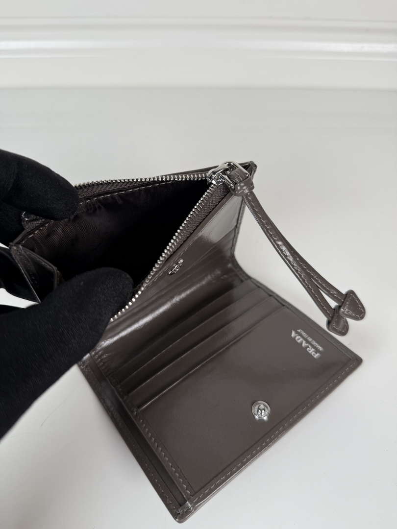 Prada 1ML050 Small leather wallet Gray