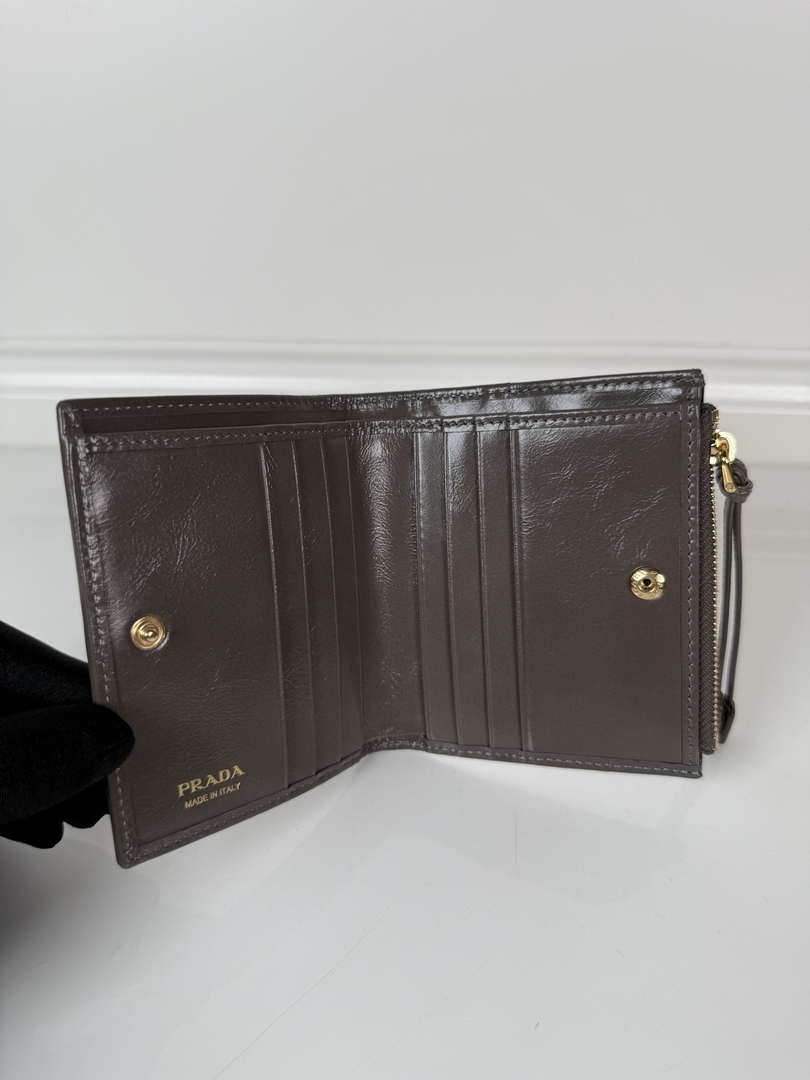 Prada 1ML050 Small leather wallet Gray