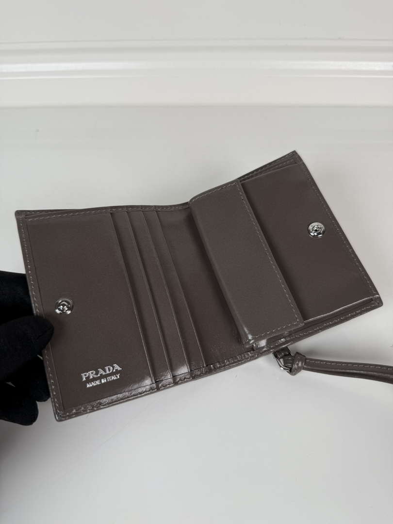 Prada 1MV204 Small shiny Leather Wallet Gray