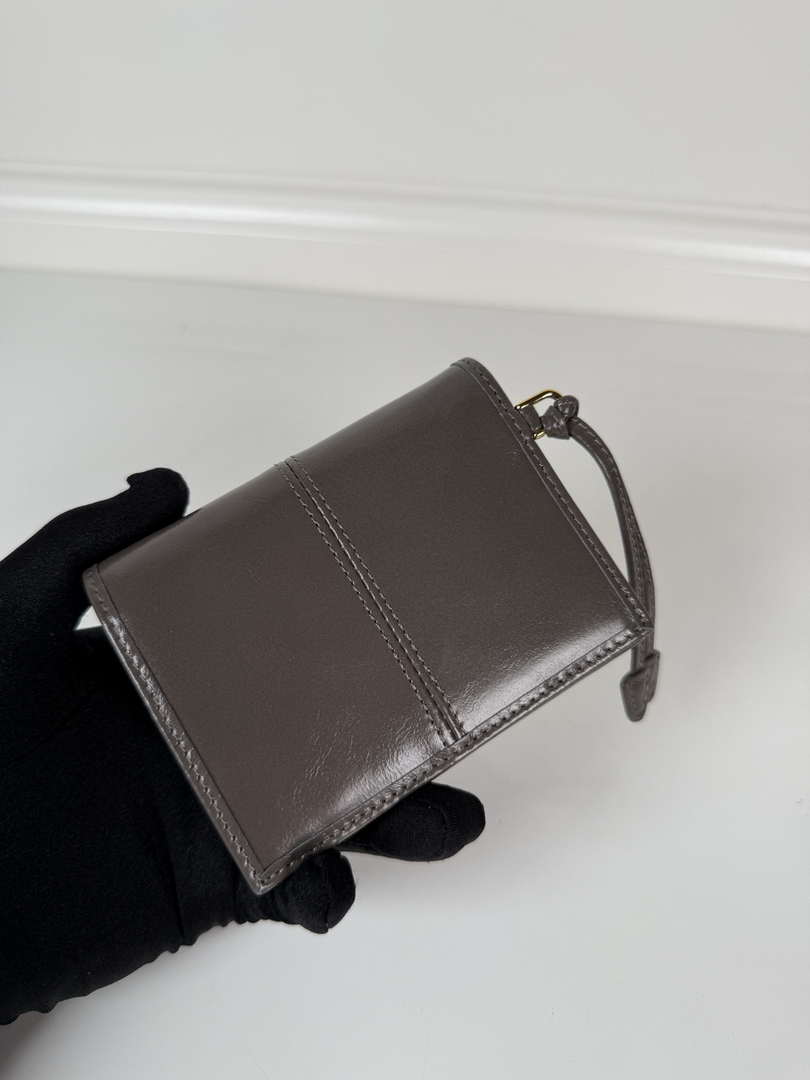 Prada 1MV204 Small shiny Leather Wallet Gray
