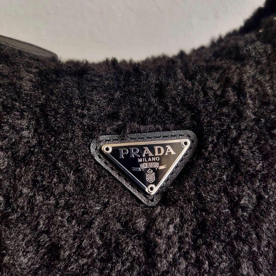 Prada 1NE515 Re Edition 2000  Shearling Mini Bag Black - luxibagsmall