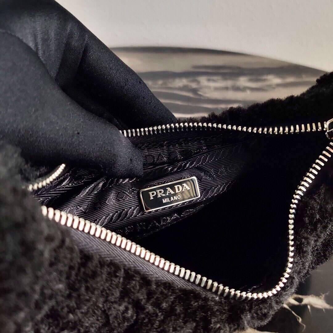 Prada 1NE515 Re Edition 2000  Shearling Mini Bag Black - luxibagsmall