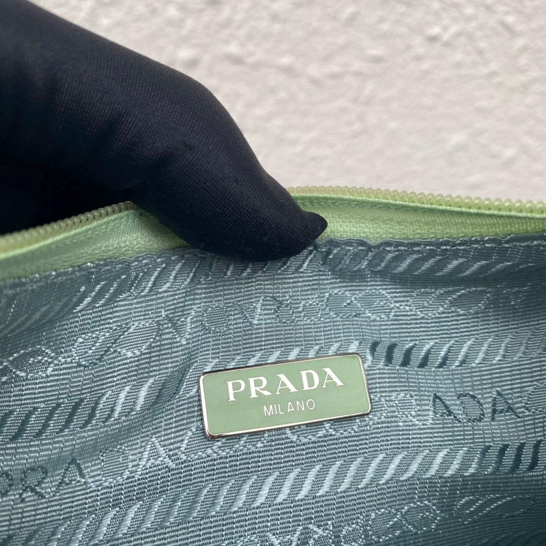 Prada 1NE515 Re-Nylon Re-Edition 2000 mini-bag Light Green
