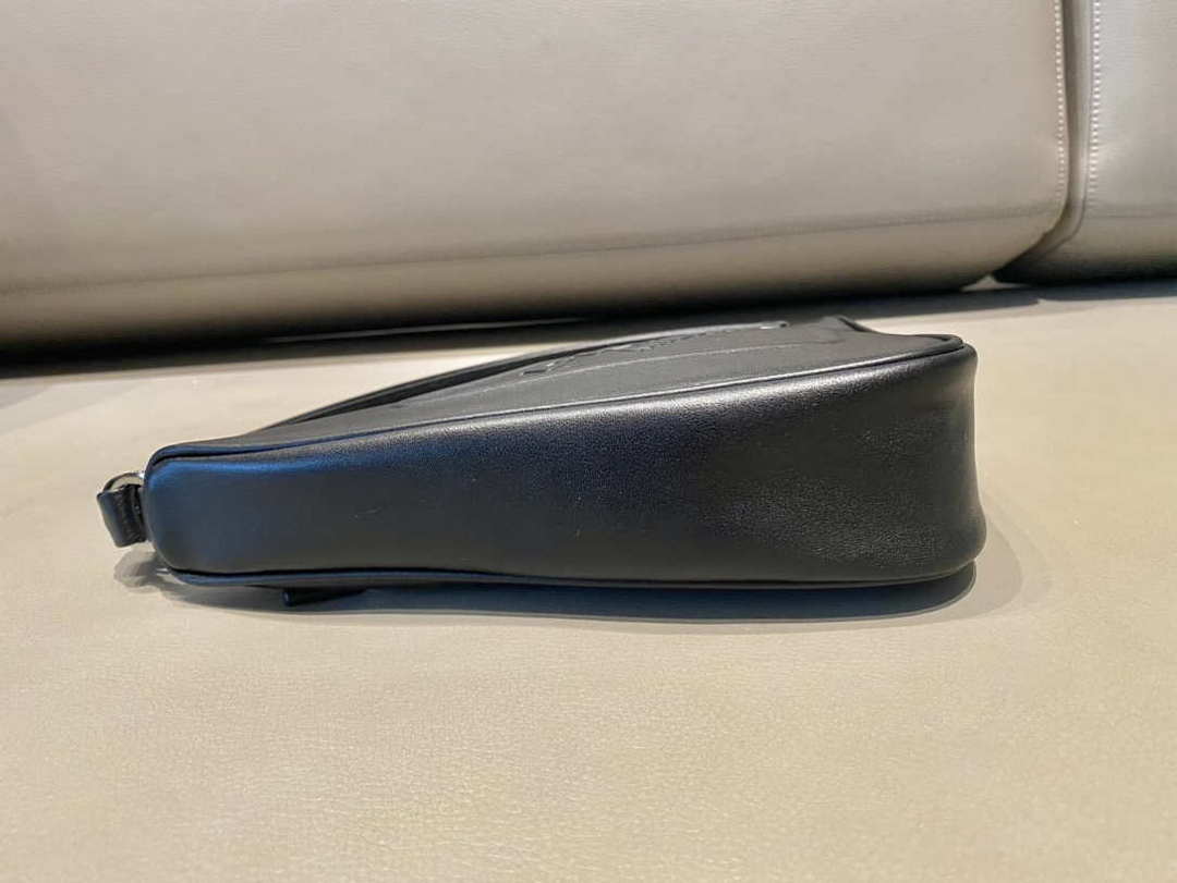 Prada 1NQ043 Triangle leather pouch Black
