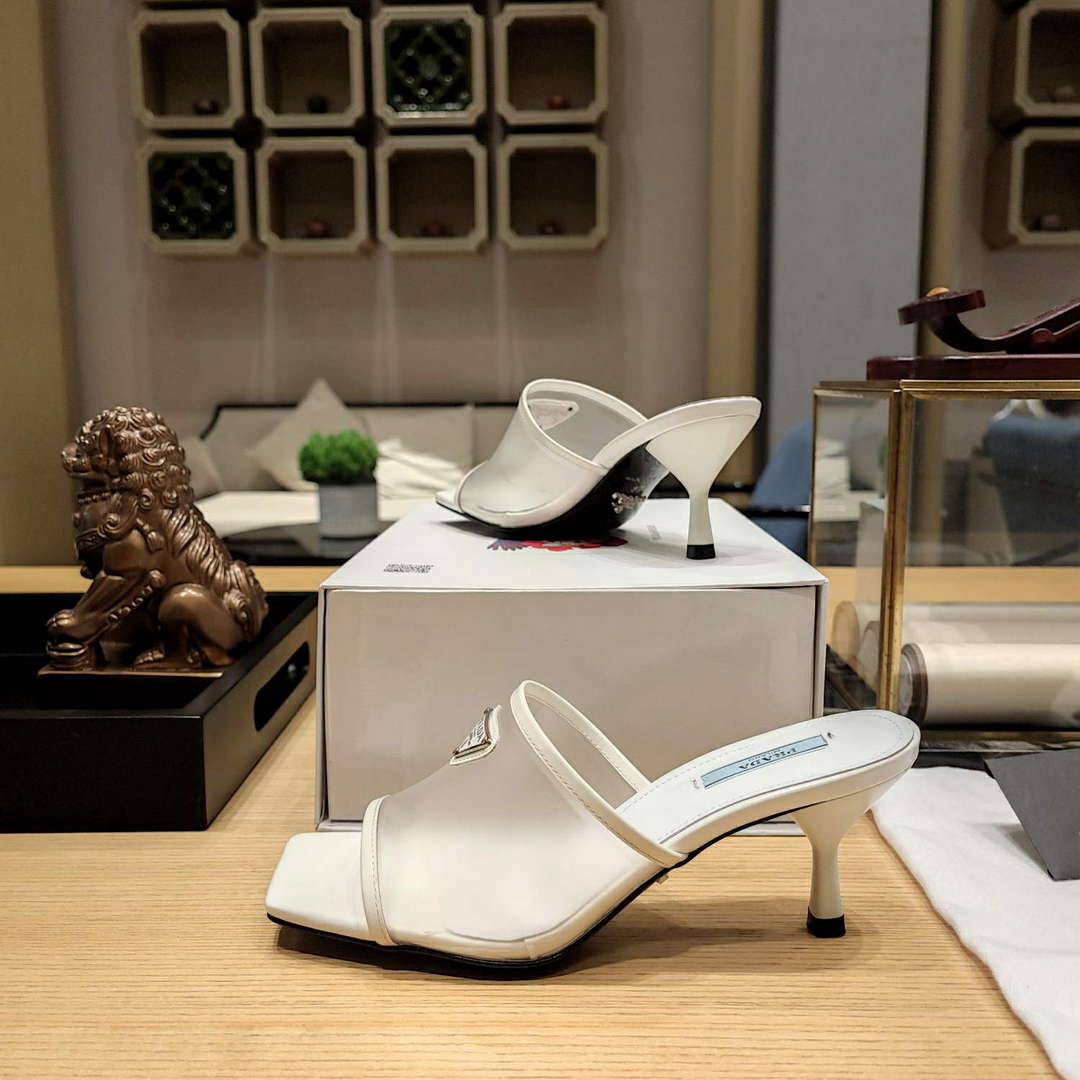 Prada 1XX644 Plexiglas and patent leather sandals P78601 - 35 - View 5