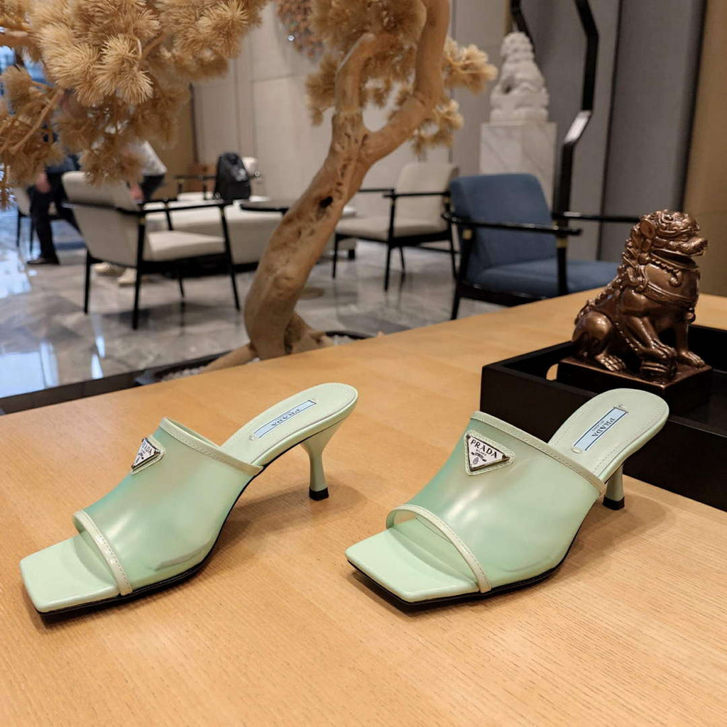 Prada 1XX644 Plexiglas and patent leather sandals P78605