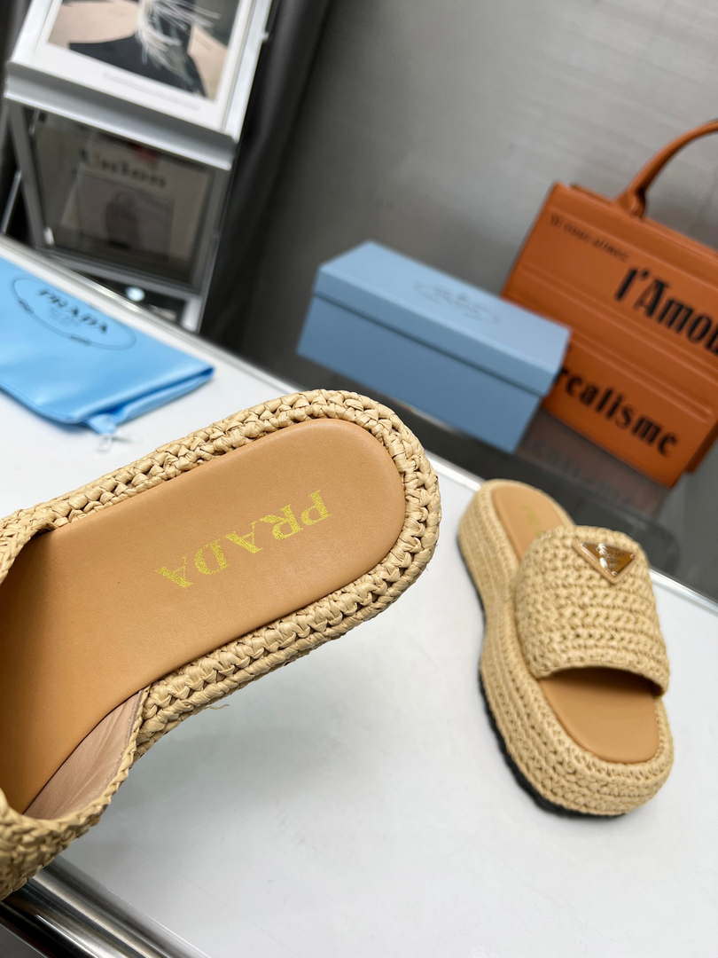 Prada 1XZ761 Crochet Flatform slides in Raffia