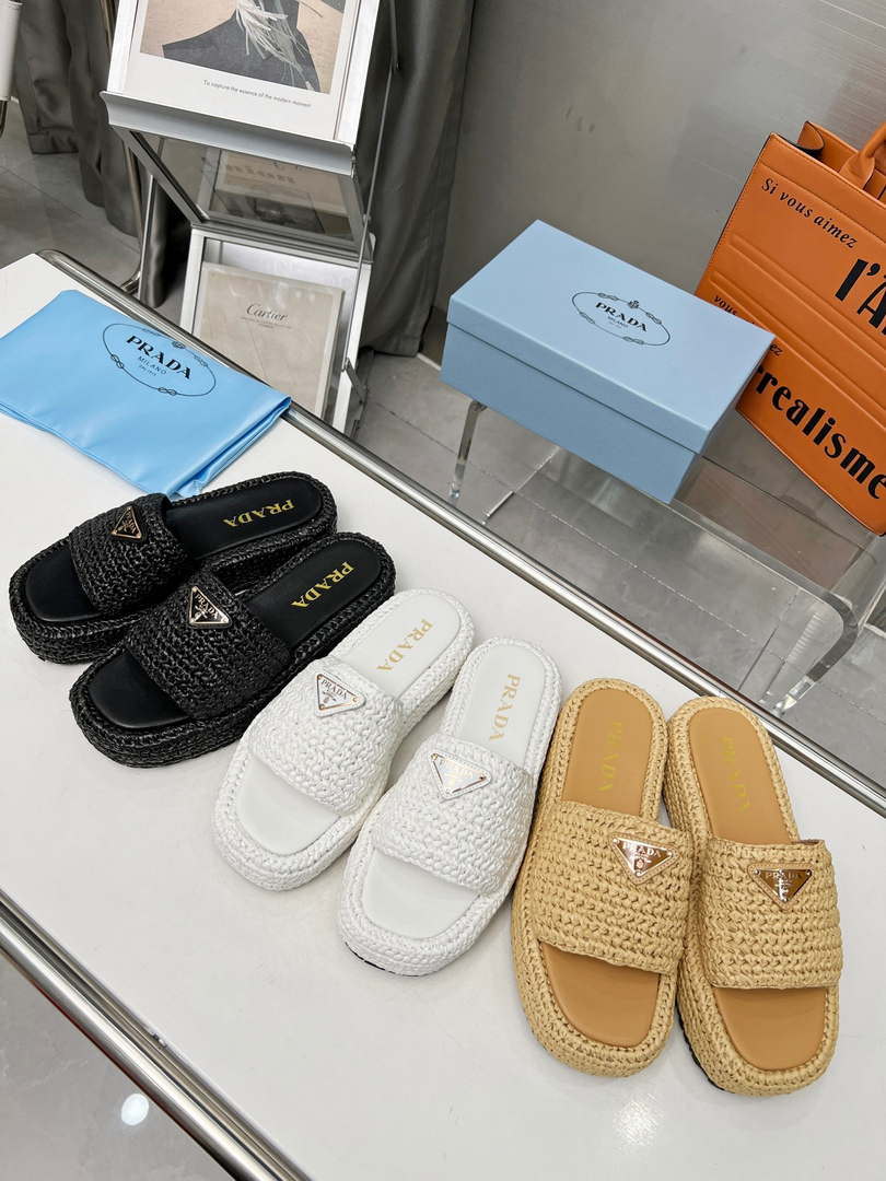 Prada 1XZ761 Crochet Flatform slides in Raffia
