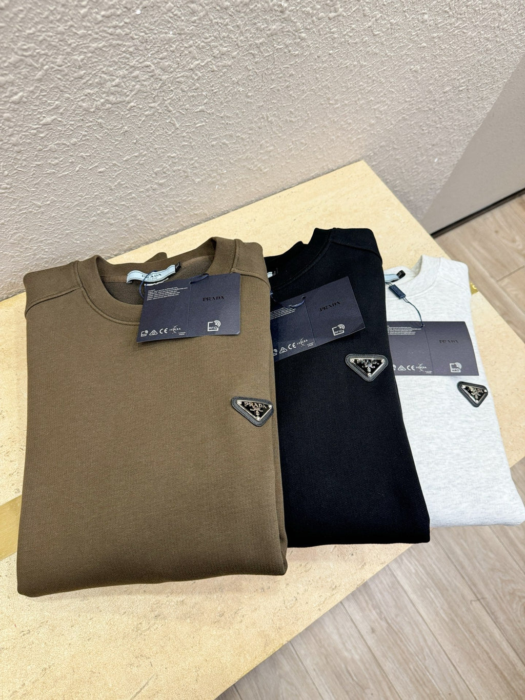 Prada 2025 Autumn Men Long-Sleeved Sweatshirt P10090