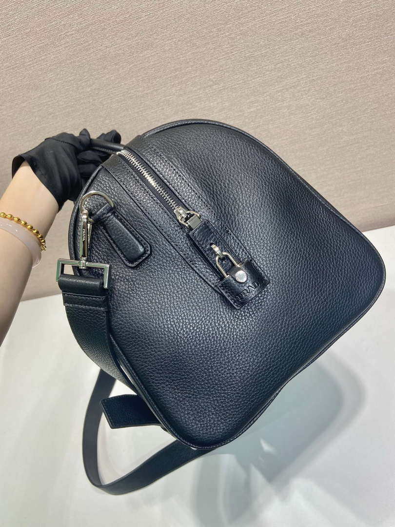Prada 2VC048 Leather duffel bag Black