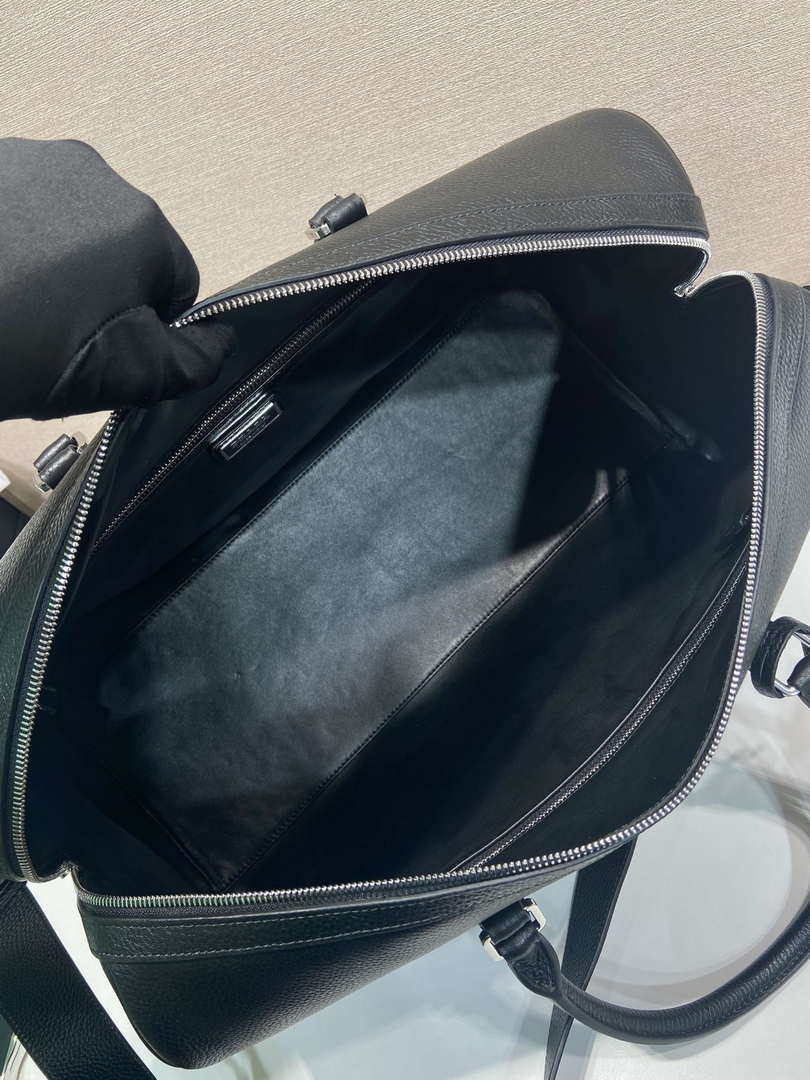 Prada 2VC048 Leather duffel bag Black
