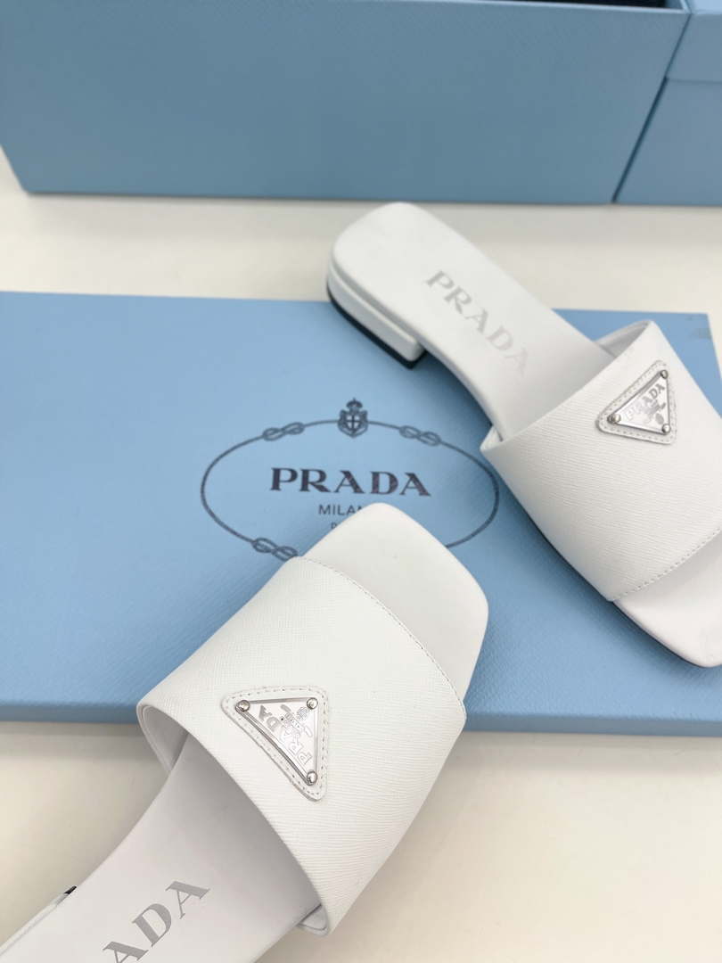 Prada Embossed leather slides leather P91264