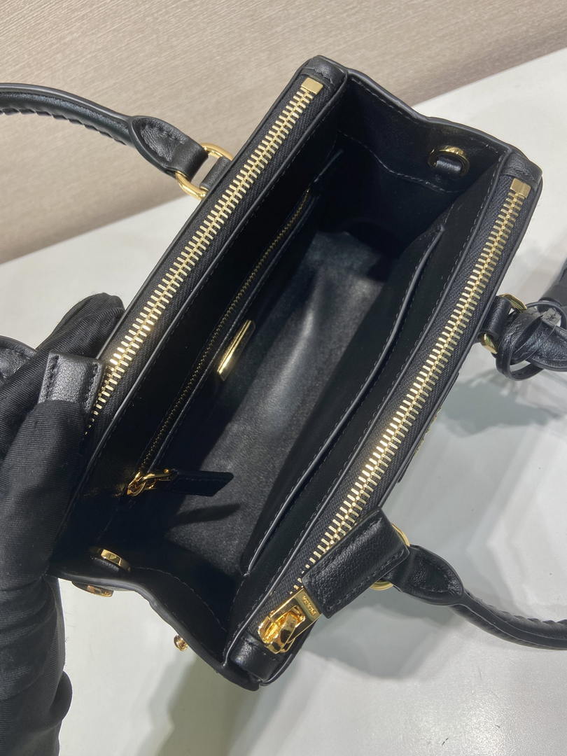 Prada Galleria mini leather bag 1BA916 Black