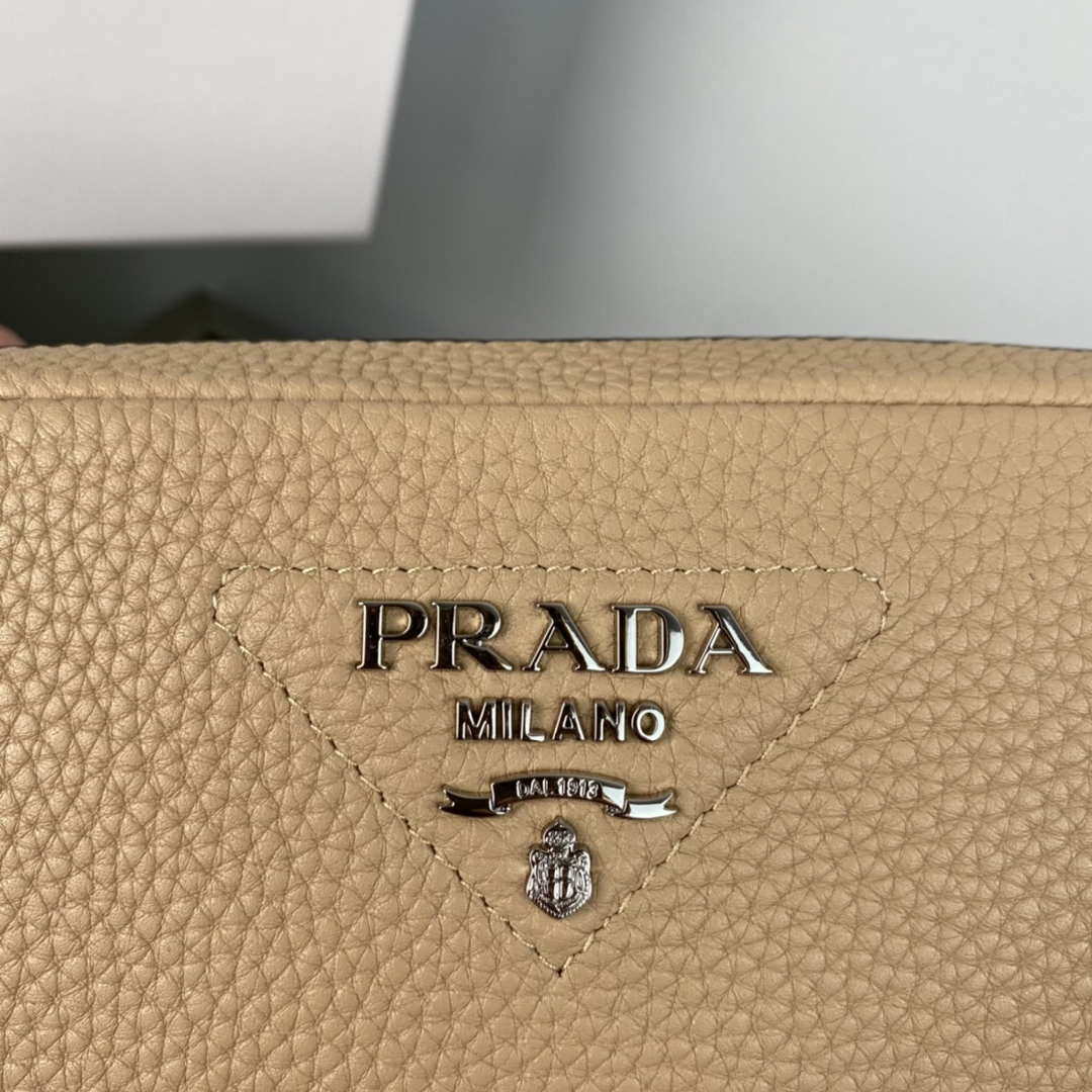 Prada Leather bag with shoulder strap 1BH082 Apricot