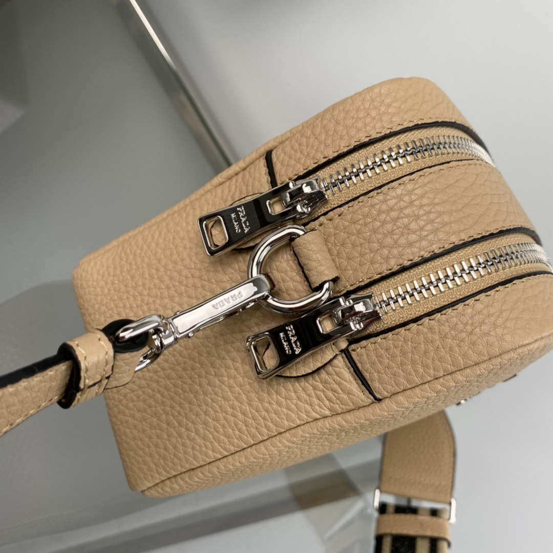 Prada Leather bag with shoulder strap 1BH082 Apricot
