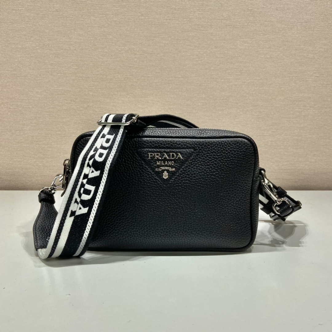 Prada Leather bag with shoulder strap 1BH082 Black