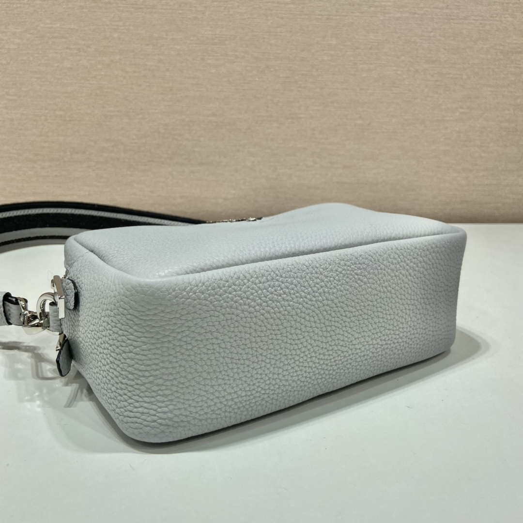 Prada Leather bag with shoulder strap 1BH082 White