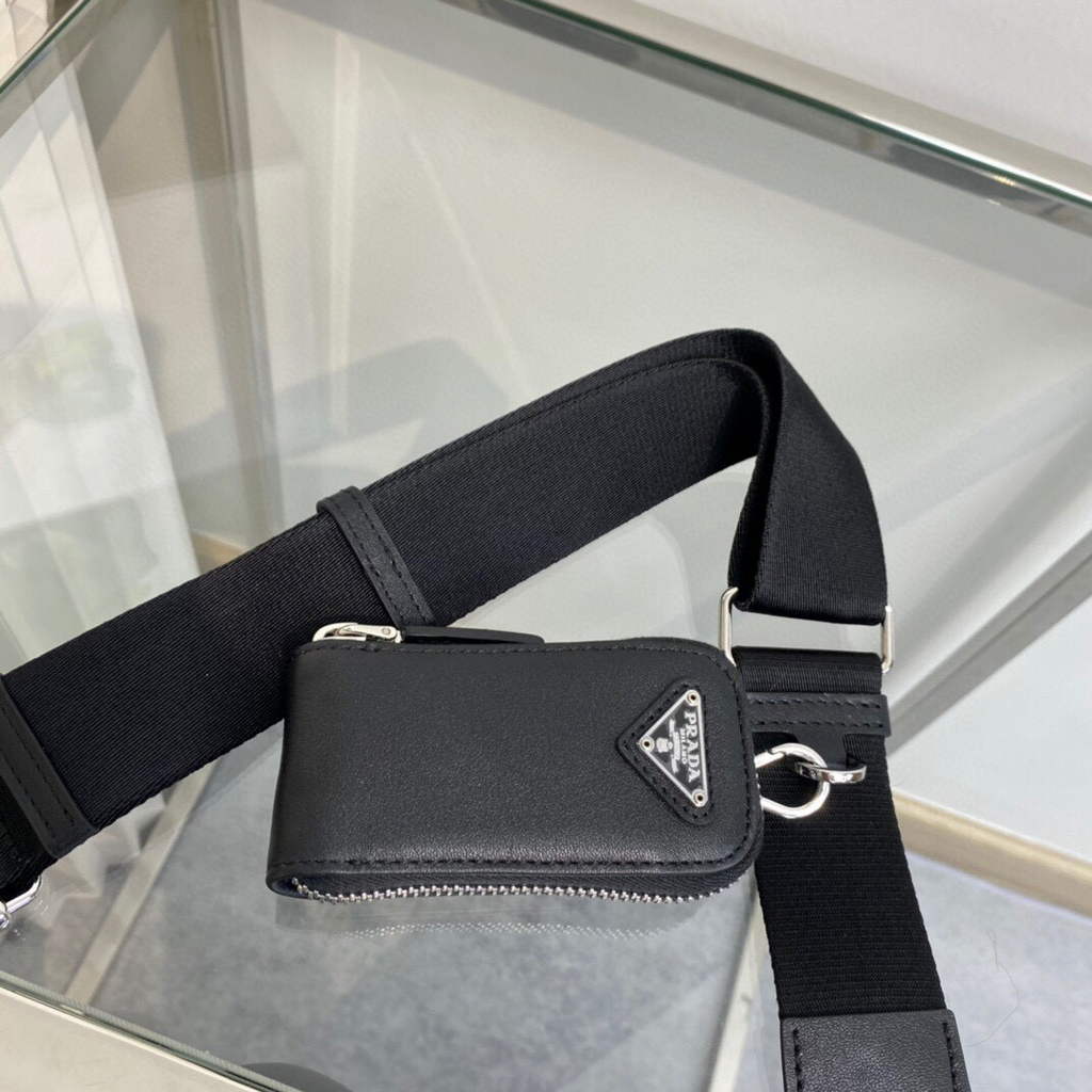 Prada Leather Prada Triangle shoulder bag 1BH190 Black