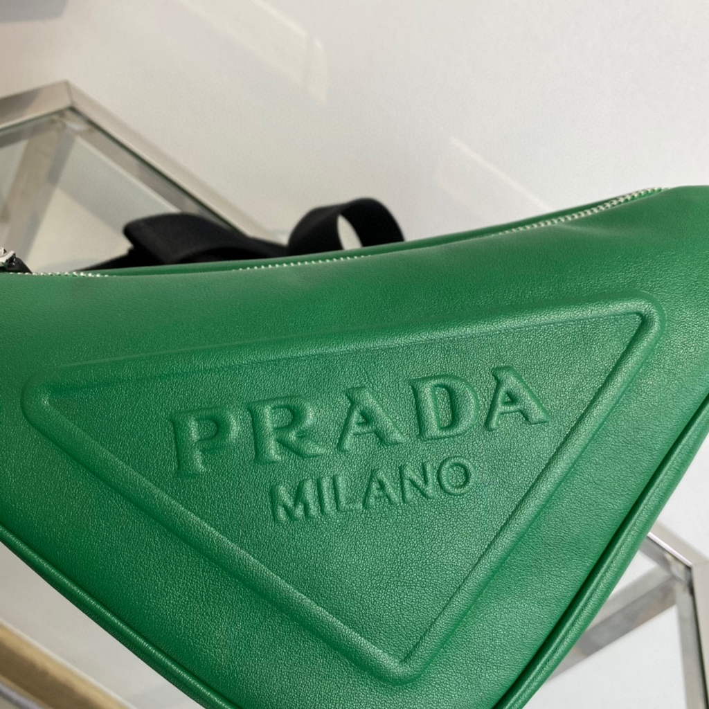 Prada Leather Prada Triangle shoulder bag 1BH190 Green