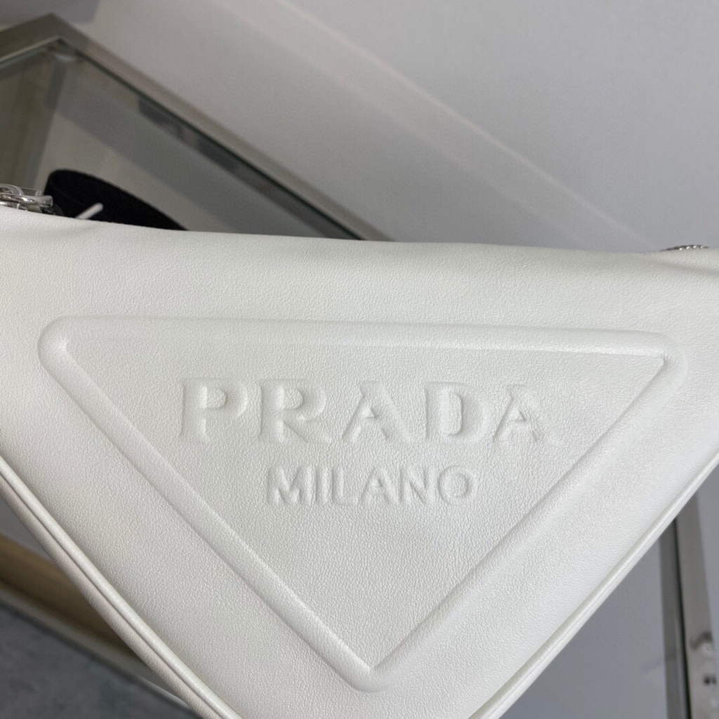 Prada Leather Prada Triangle shoulder bag 1BH190 White